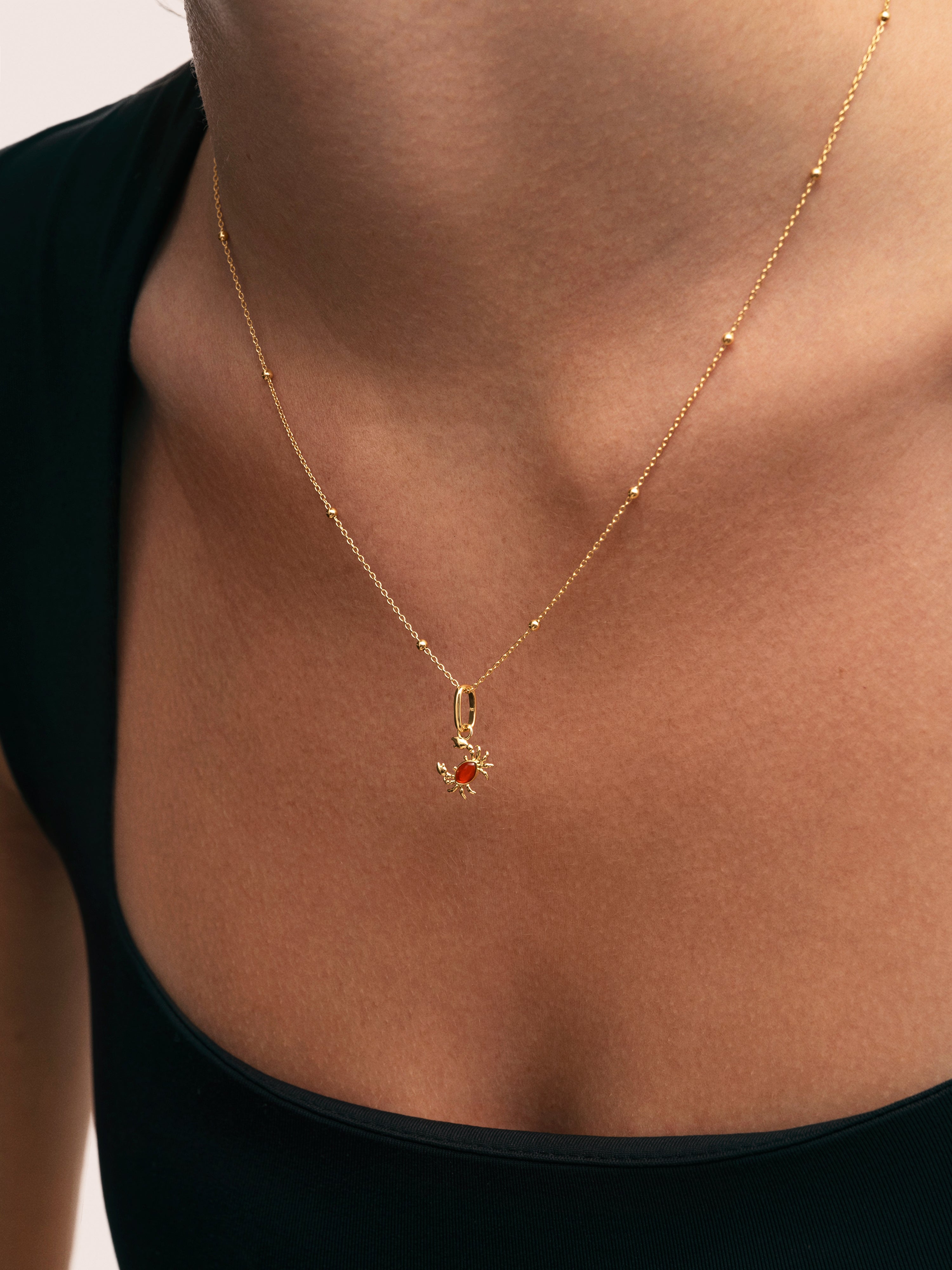 Charm Cangrejo Baño Oro