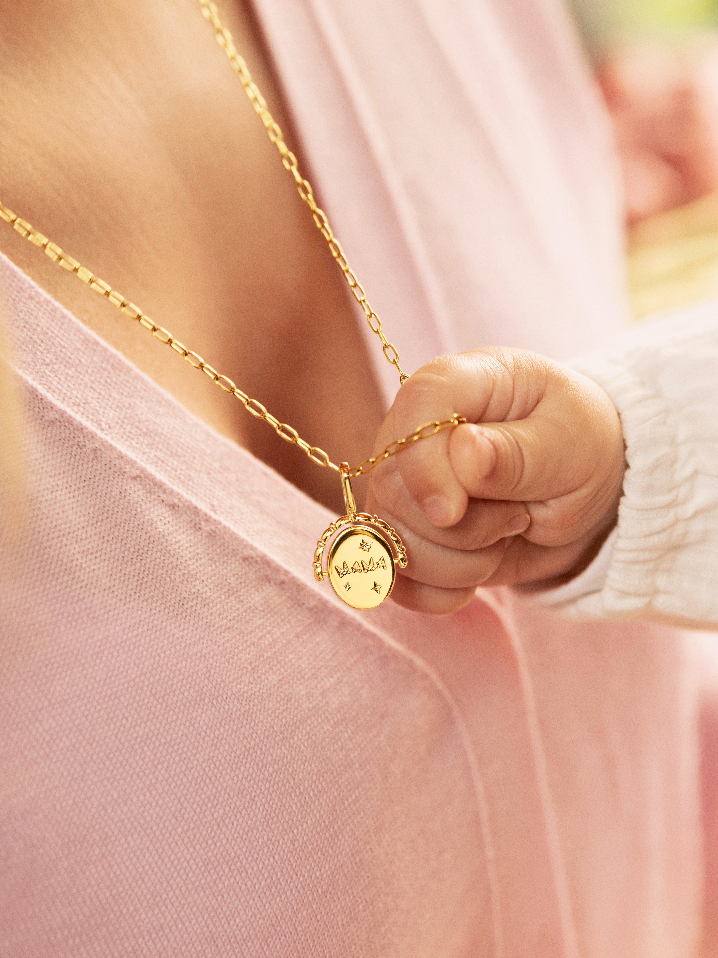 Double Mamá Lovely Heart Gold Medallion Charm