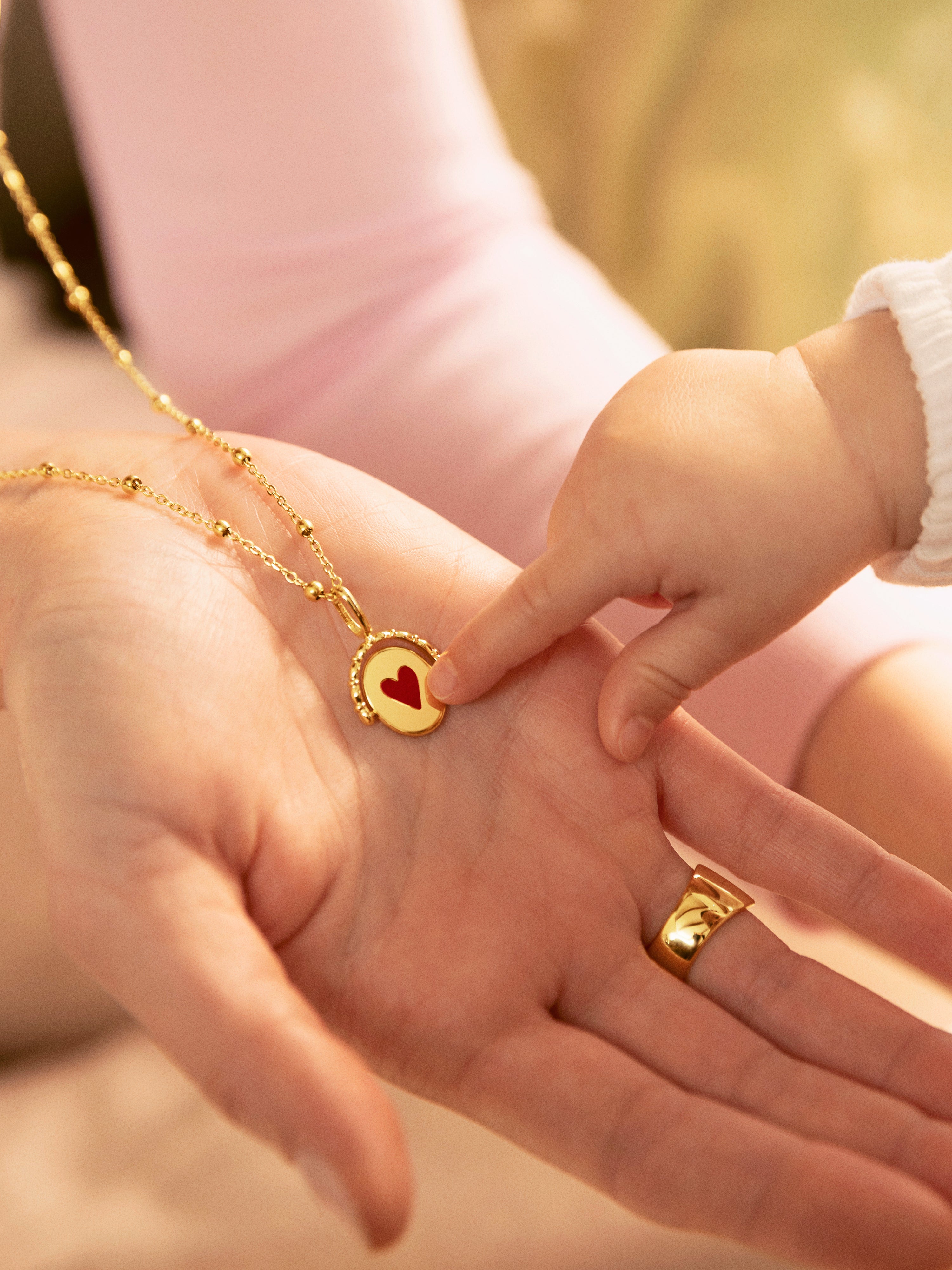 Double Mamá Lovely Heart Gold Medallion Charm