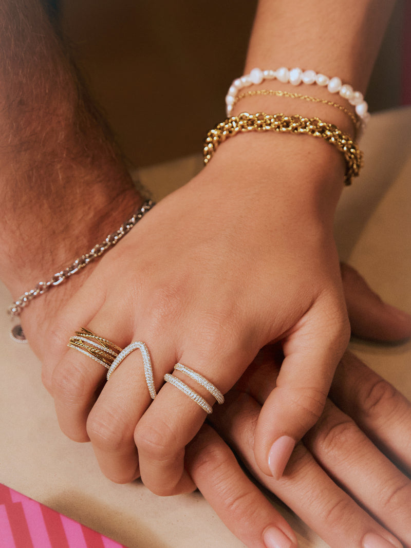 Anillo V Scarlett Baño Oro