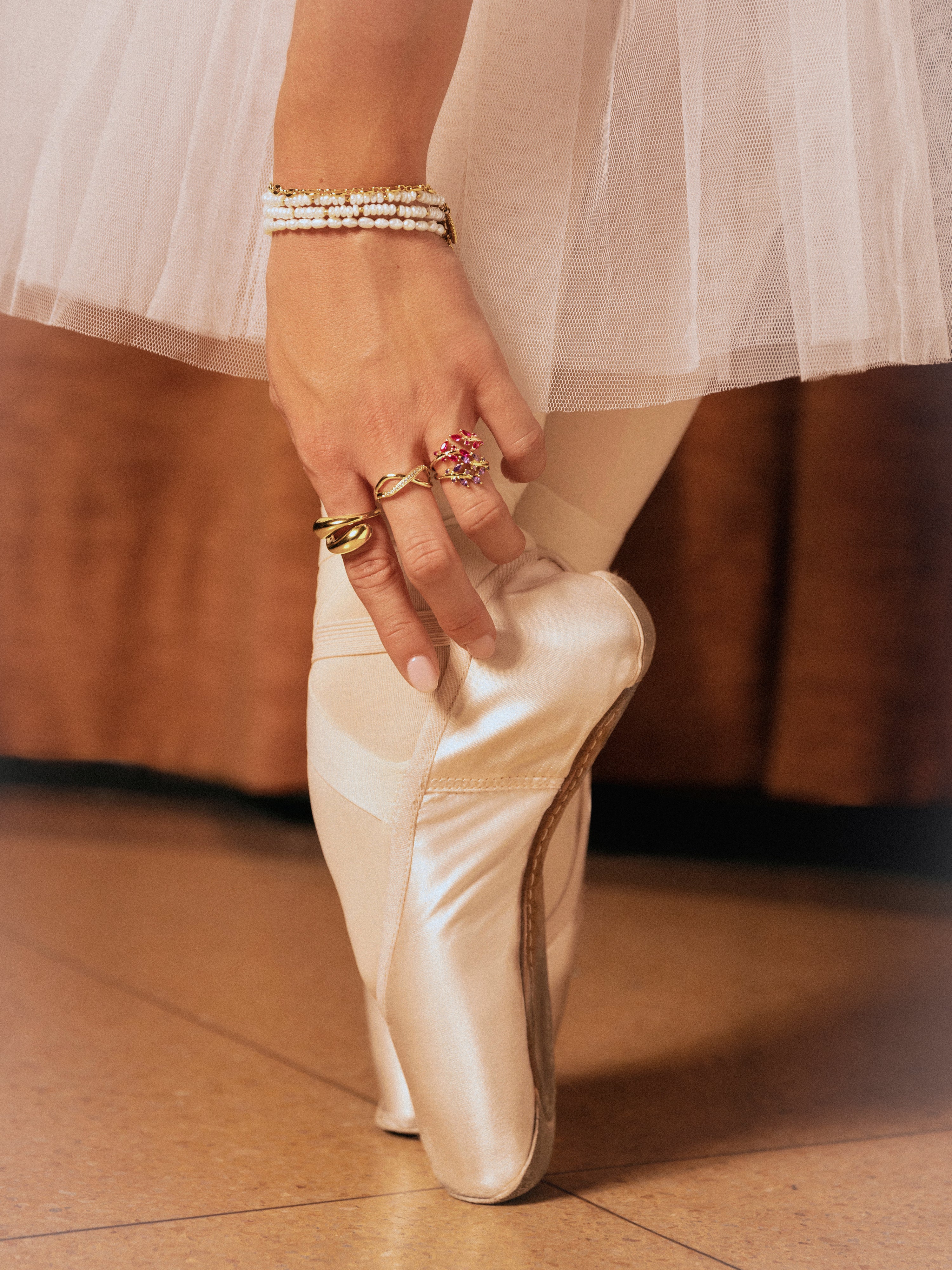 Eterna Sparks Gold Ring