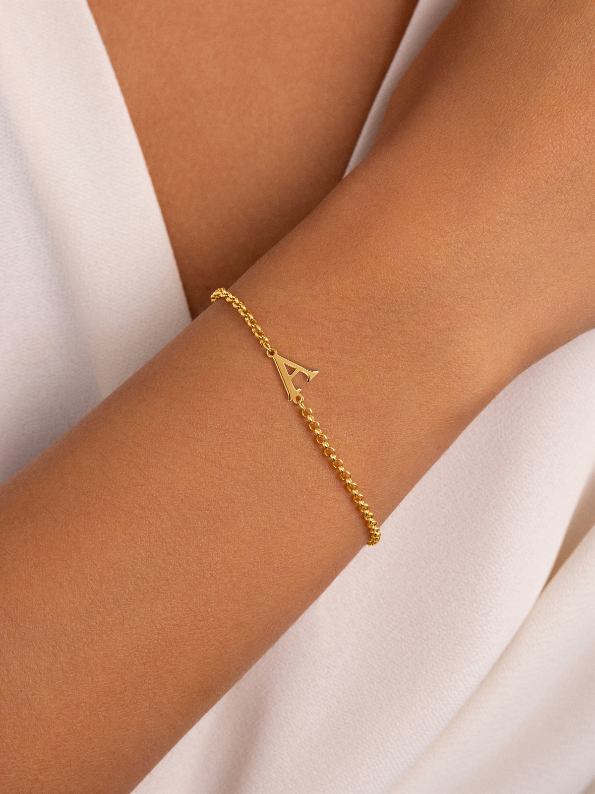 Pulsera Single Letter Acero Baño Oro - vista 6