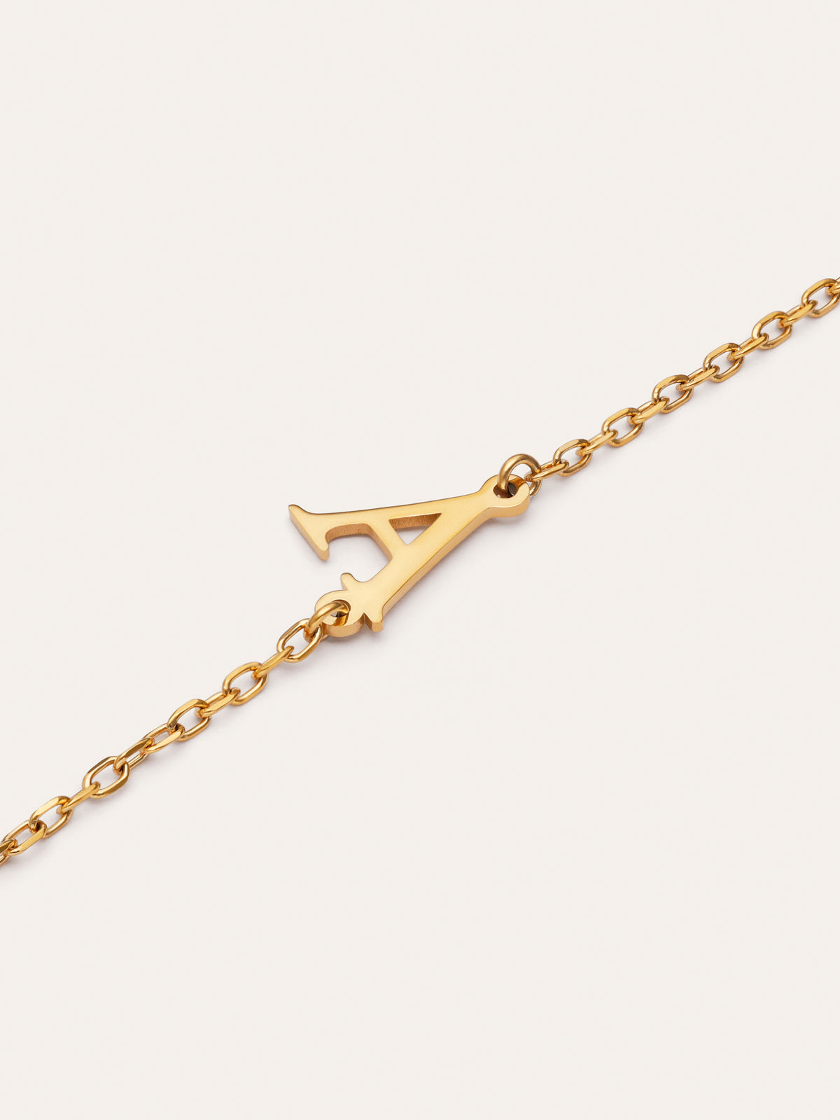 Imagen detalle de Pulsera Single Letter Acero Baño Oro
