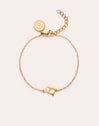 Pulsera Single Letter Acero Baño Oro - puesto en modelo