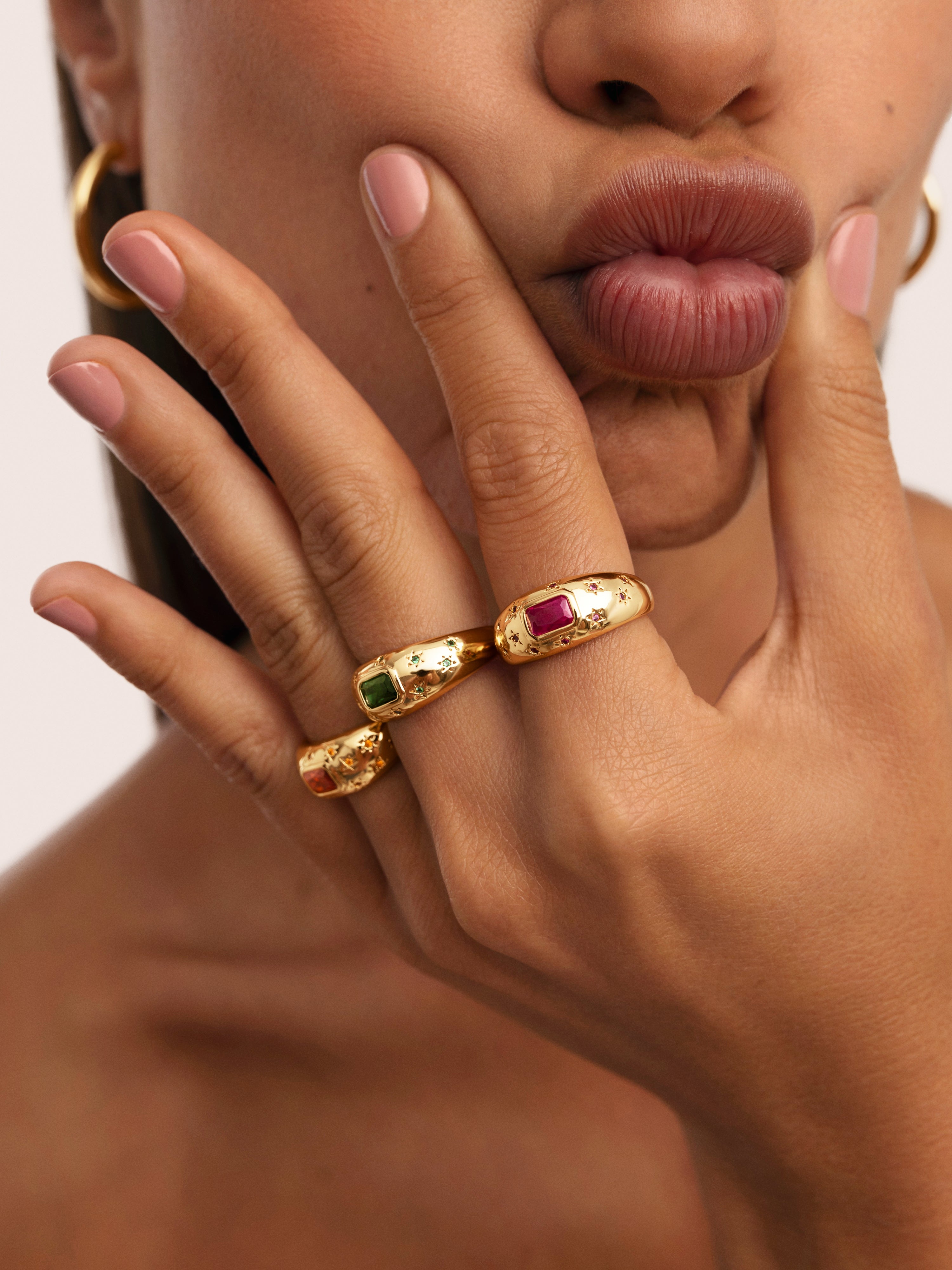 Anillo Charlotte Fucsia Baño Oro