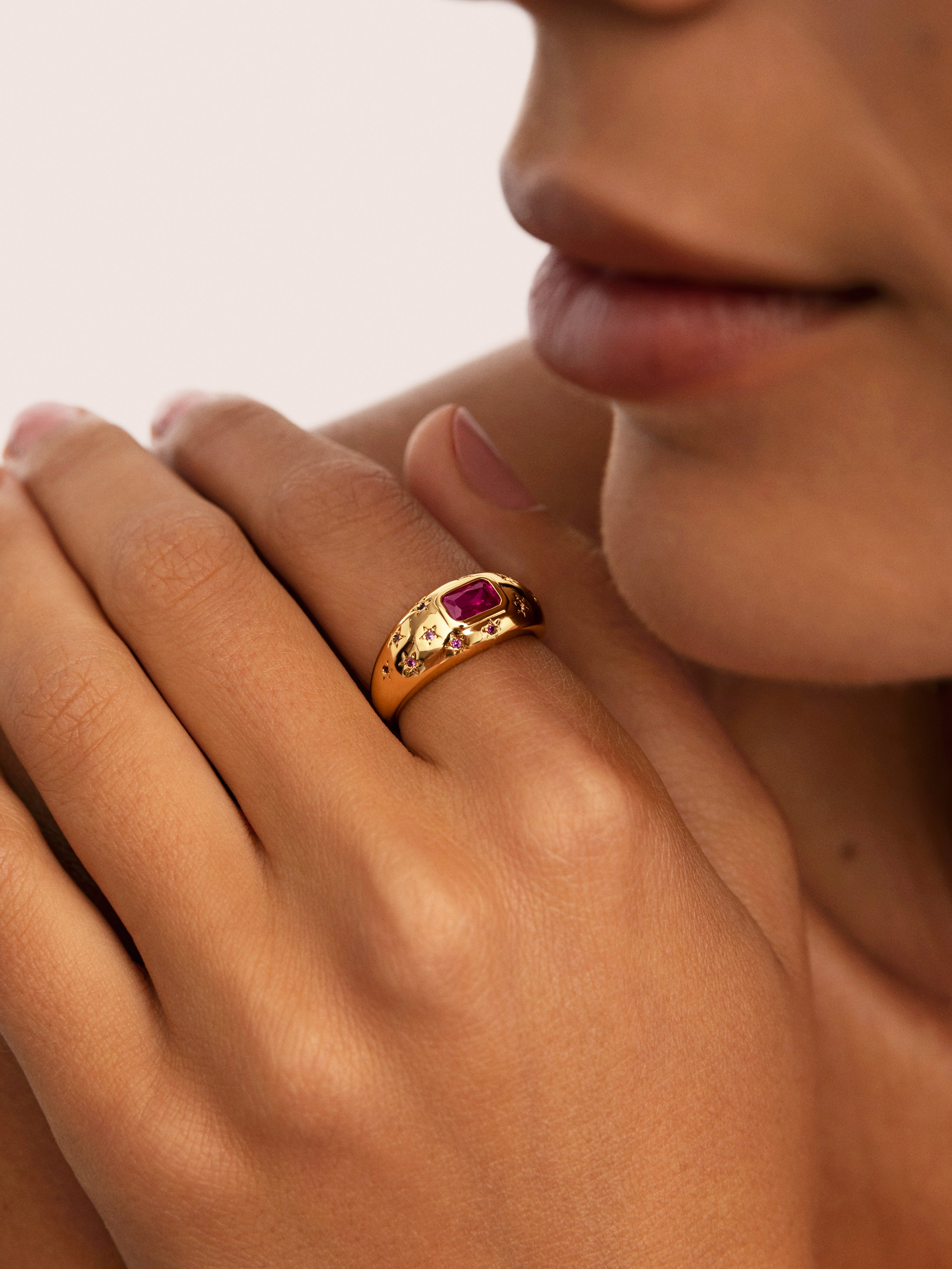 Anillo Charlotte Fucsia Baño Oro