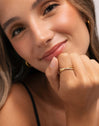Anillo Doble Teresa Sparks Acero Baño Oro - puesto en modelo