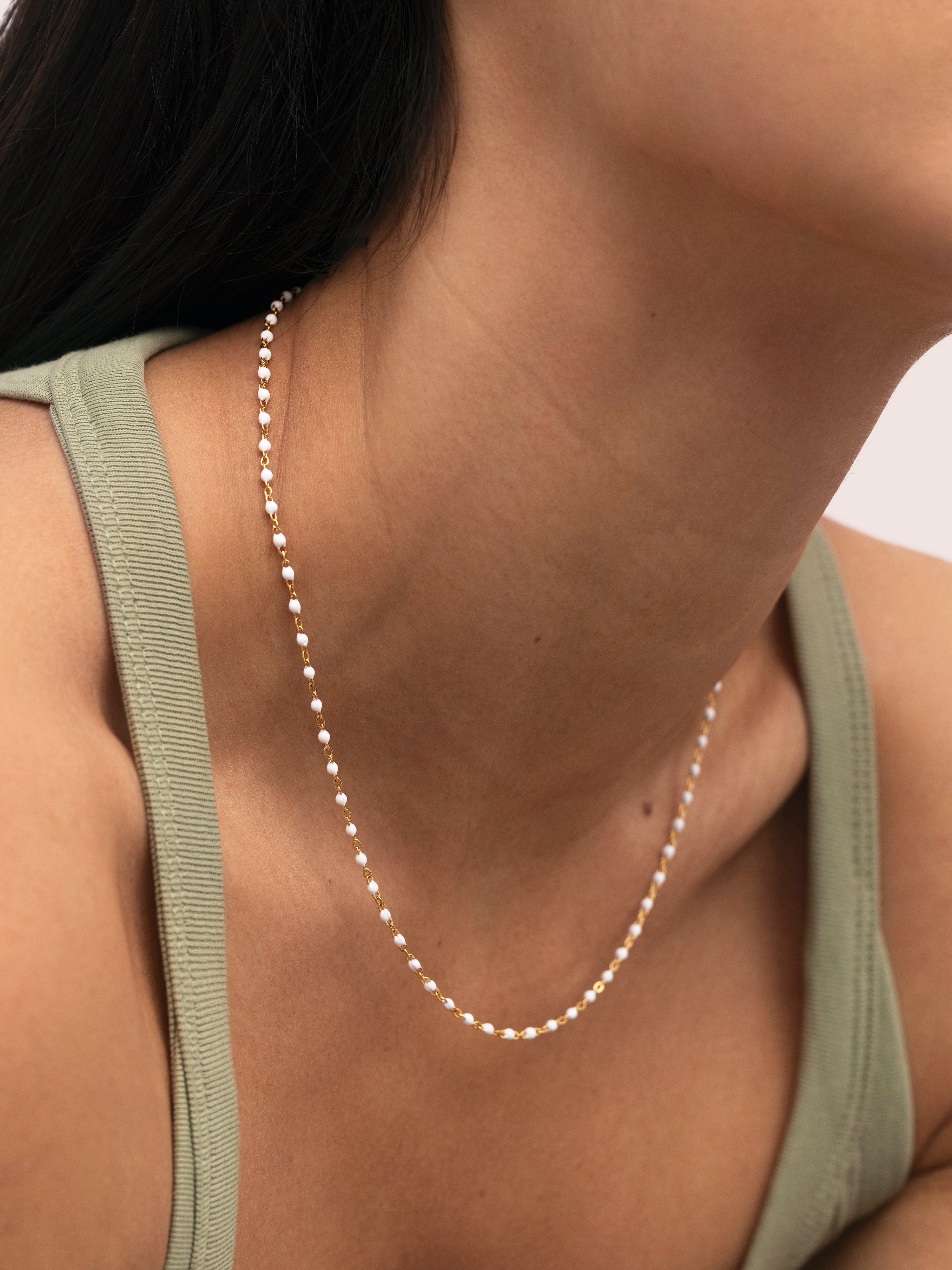 Collar Dots Enamel Blanco Acero Baño Oro