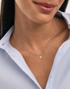 Collar Margarita - puesto en modelo