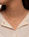 Collar Moonset Acero Baño Oro - puesto en modelo