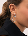 Pendientes Sister Acero - puesto en modelo