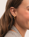 Pendientes Superstar Sparks Baño Oro - puesto en modelo