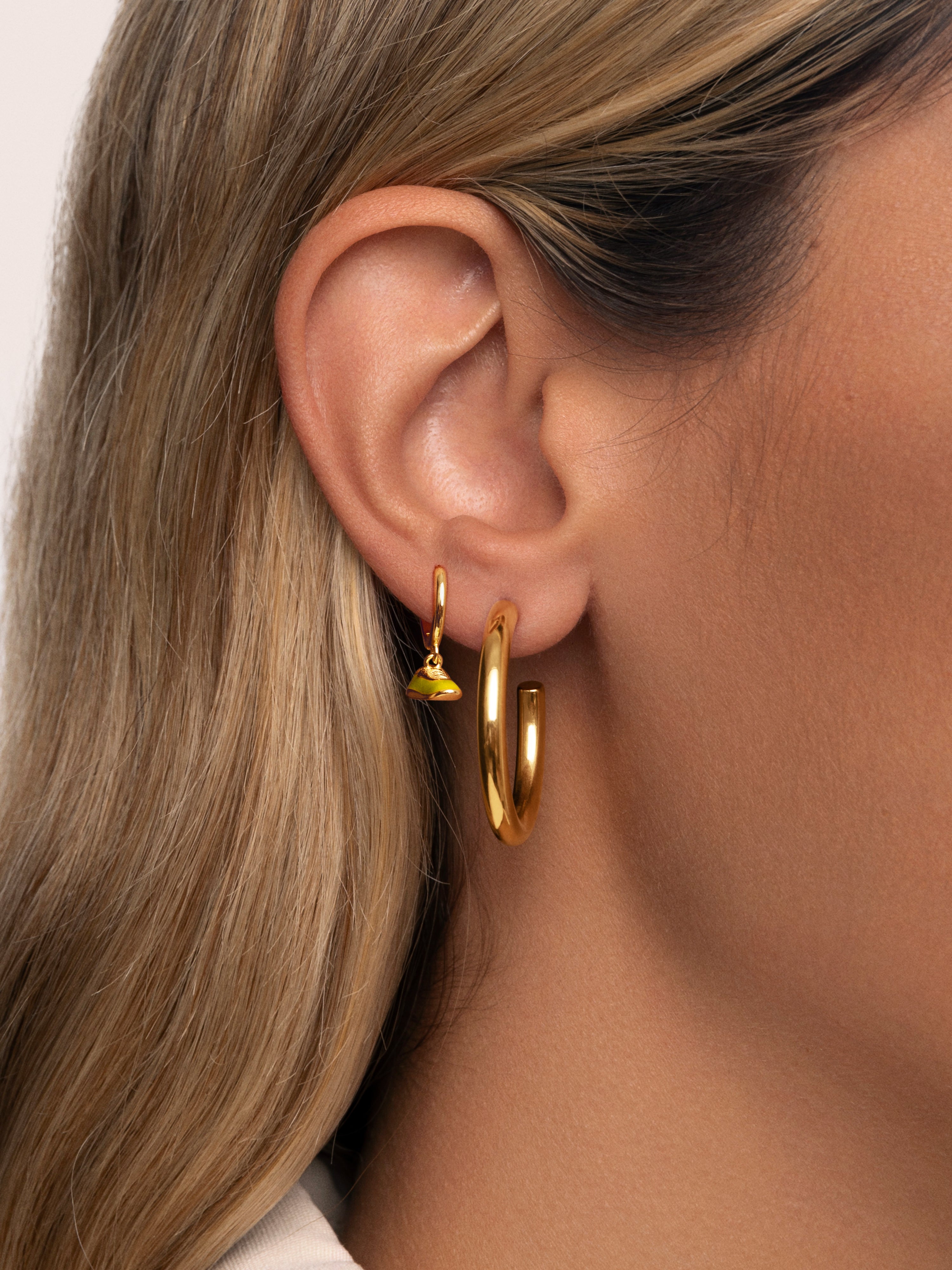 Running Gold Single Earring