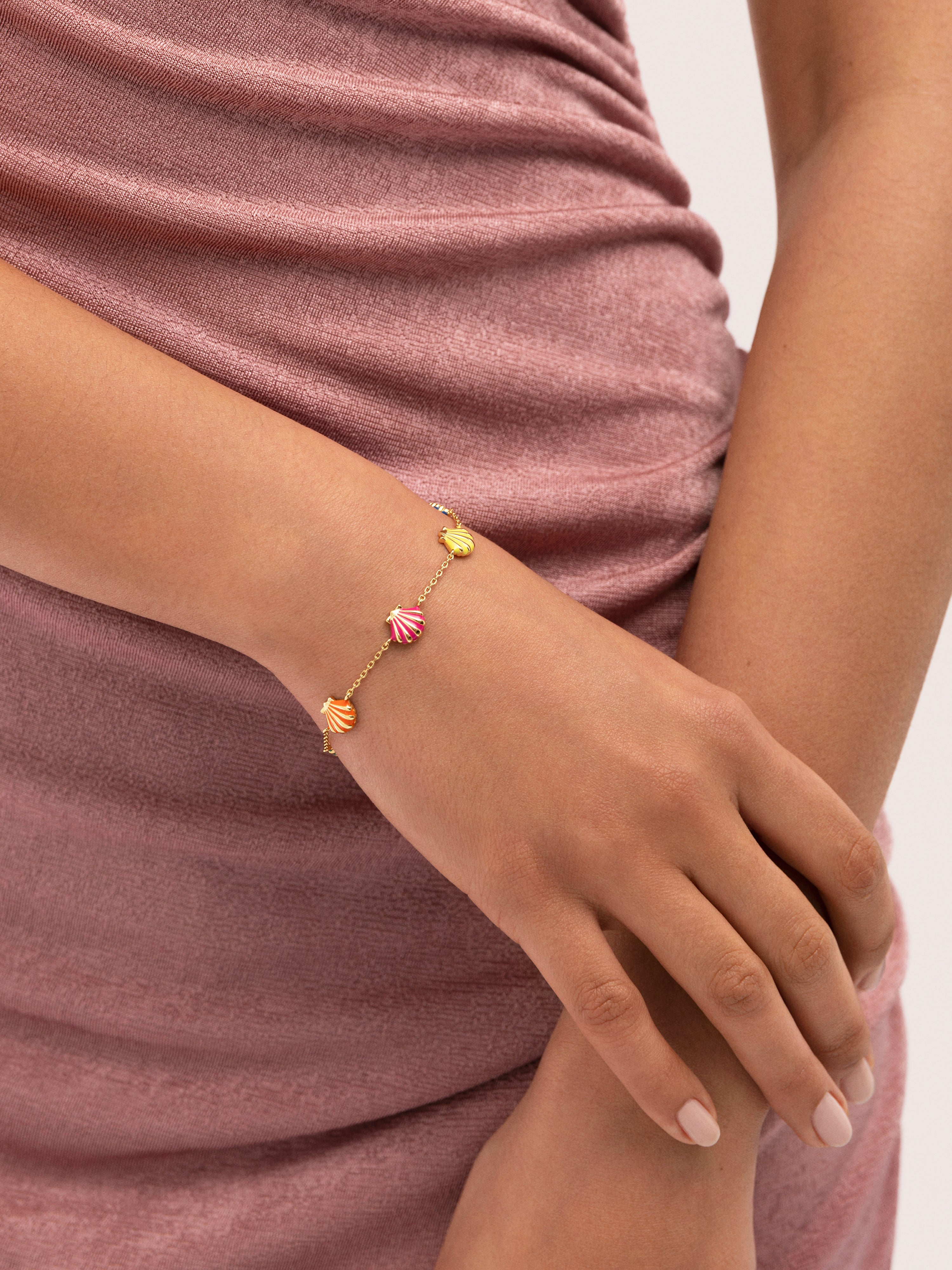 Pulsera Conchas Enamel Baño Oro