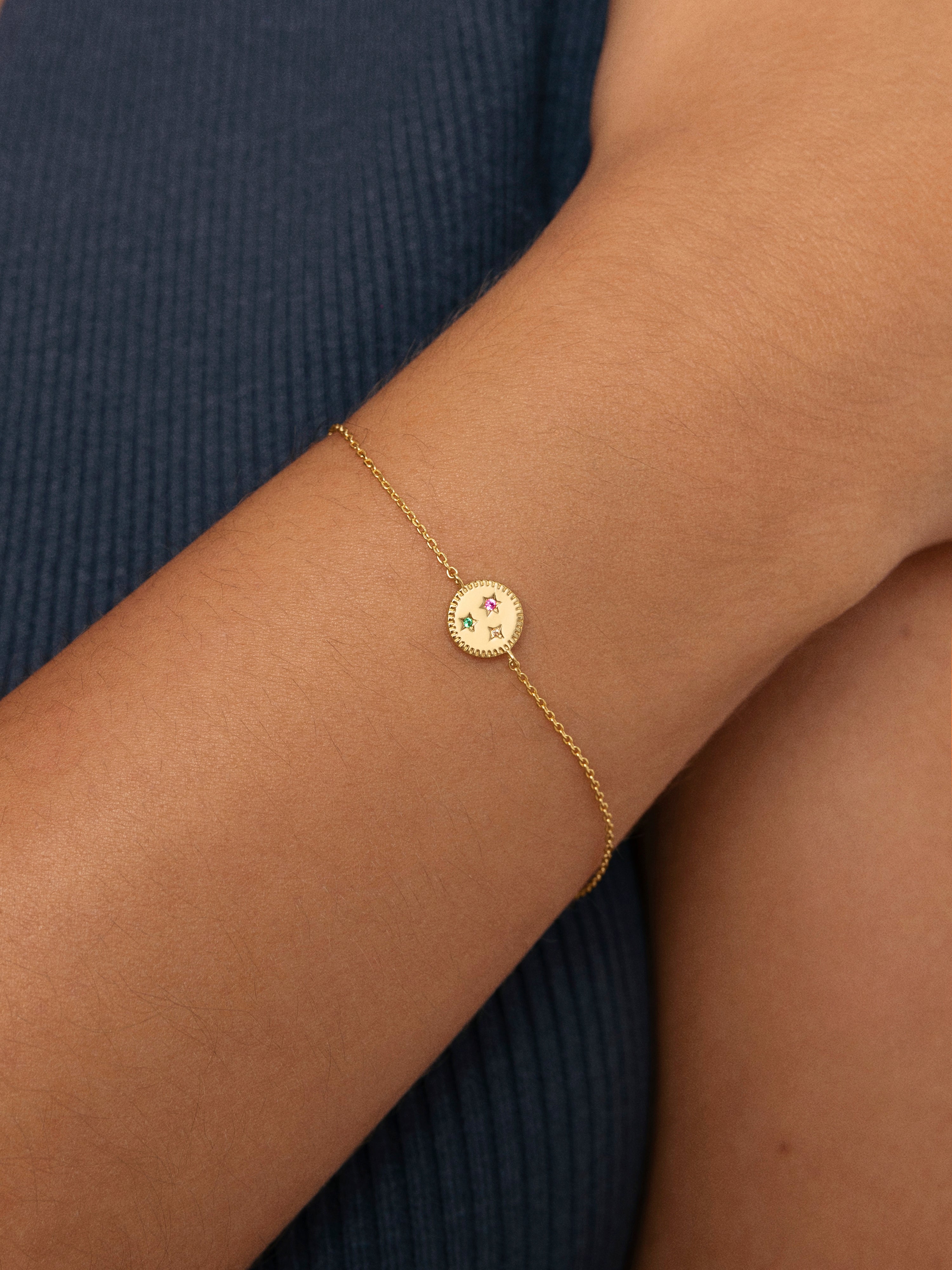 Medallion Spark Color Gold Bracelet