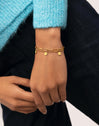 Pulsera Sienna Acero Baño Oro - puesto en modelo