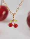Charm Cereza Baño Oro