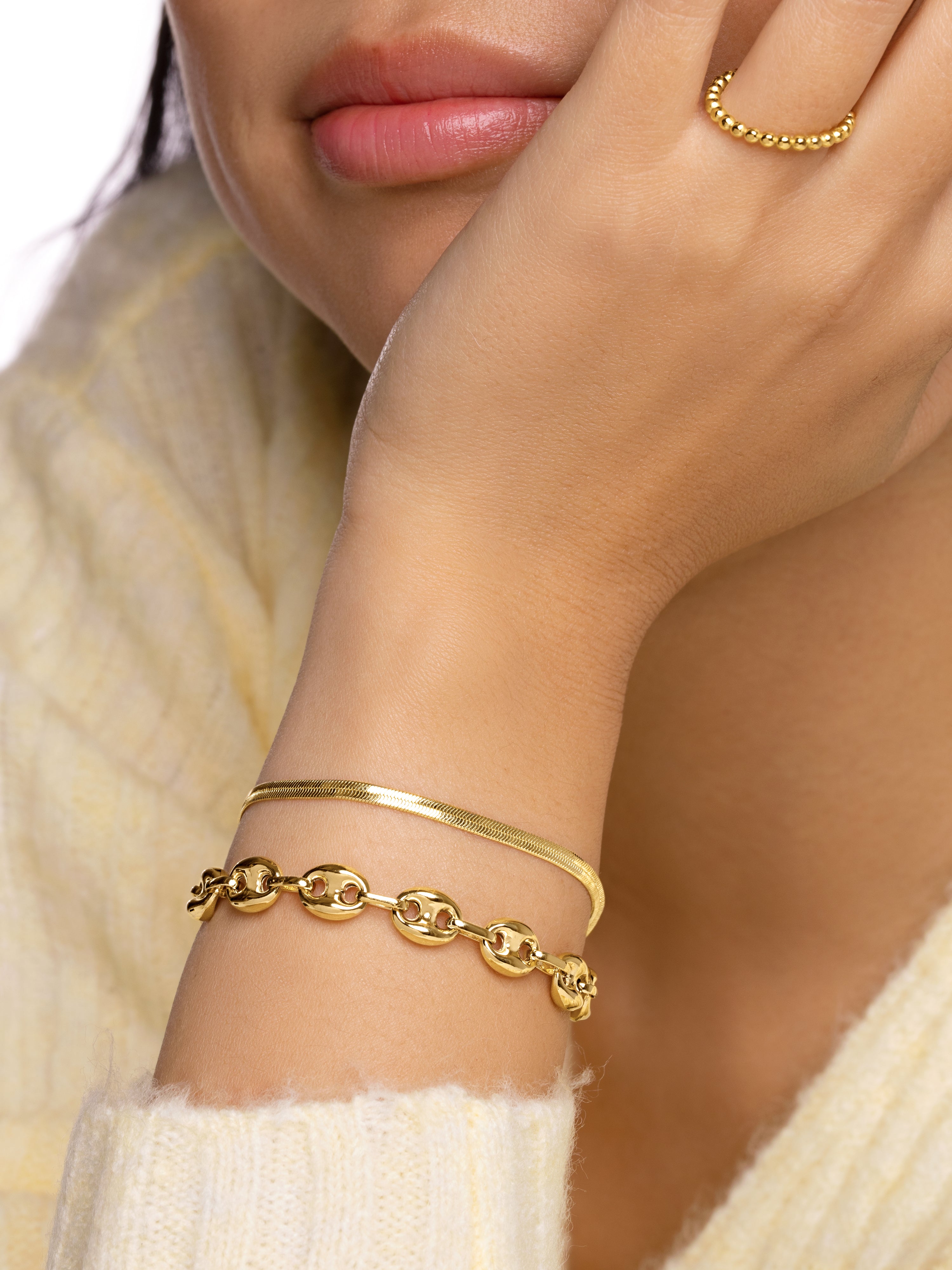 Lisse S Gold Bracelet